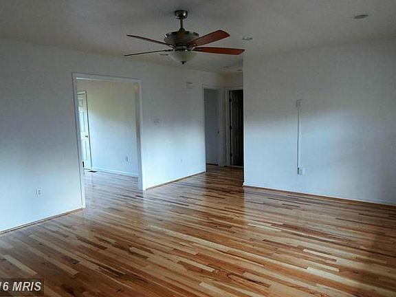 3rd image of 487 Sandy Creek Dr