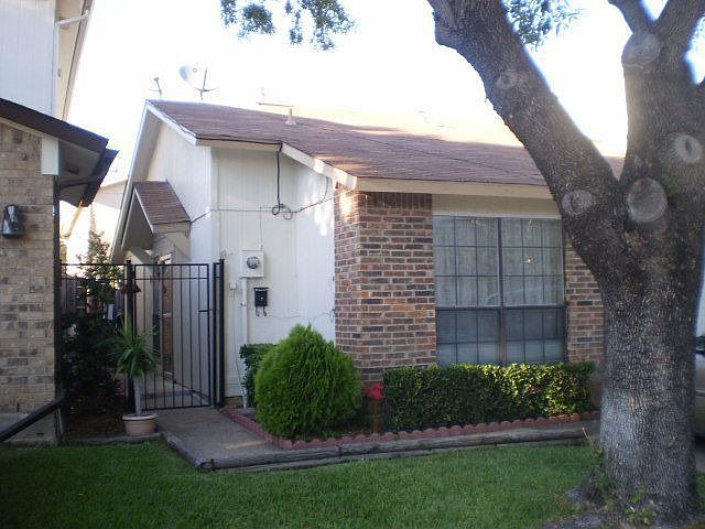 1st image of 2955 Canis Cir