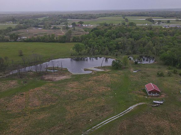 3rd image of 7900 SE Friends Rd