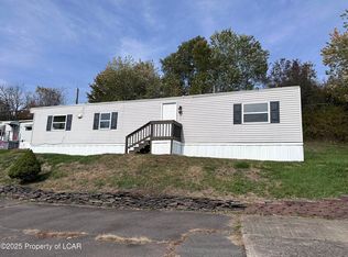 7 Echo Valley Dr, Shavertown, PA 18708