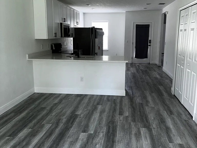 6236 SW 143rd St #A — Photo 2