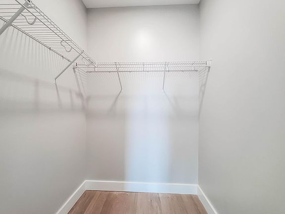 3rd image of 1208 N Clark St #508