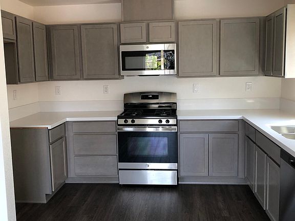 5th image of 205 Green Ln