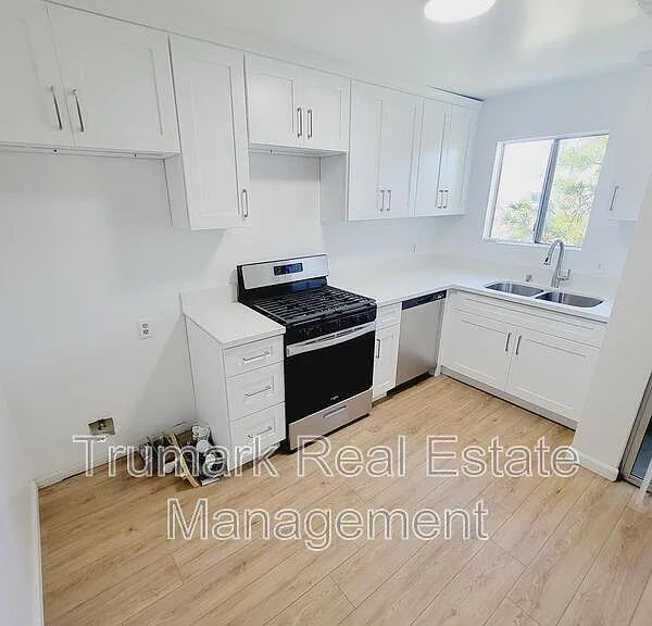 1041 Allen Ave #5 — Photo 3