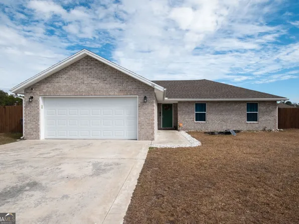 110 Galloway Dr, Folkston, GA 31537