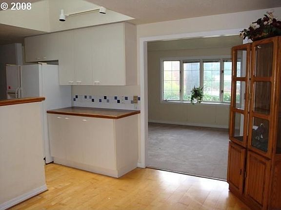 5th image of 8705 NE Sunnyside Dr