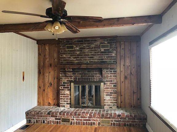 Gas fire place in living room