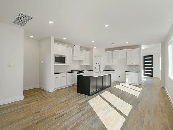 Homesite 1107 dining