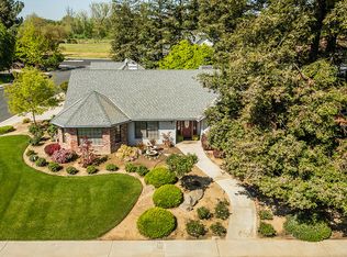205 Fallbrook Cir, Reedley, CA 93654
