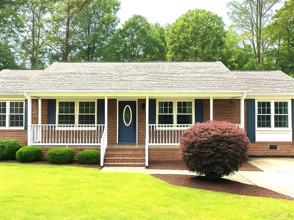 915 Healey Dr, Newport News, VA 23608