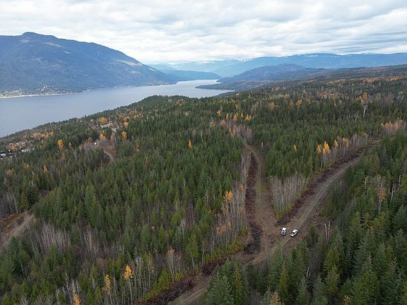 2nd image of 5055 Ridge Rd