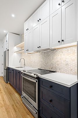 4th image of 200 Calyer St APT 1L