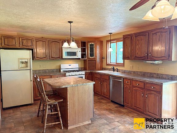 5th image of 2217 Highview Dr