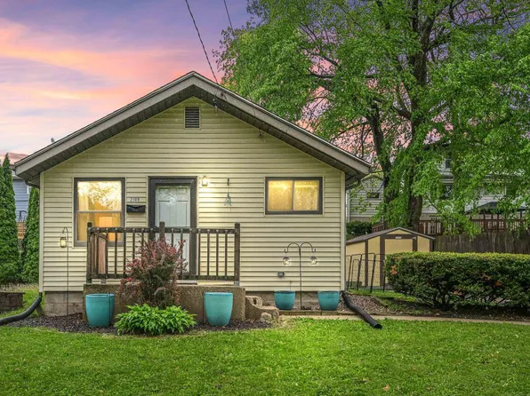 2109 Oaklawn AVENUE, Waukesha, WI 53188