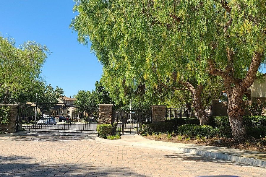 2nd image of 2571 Hibiscus St