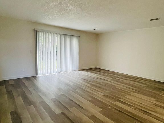 3bedroom Living room