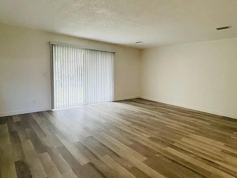 3bedroom Living room