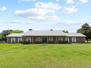 16 Hawkins Dr, Carriere, MS 39426