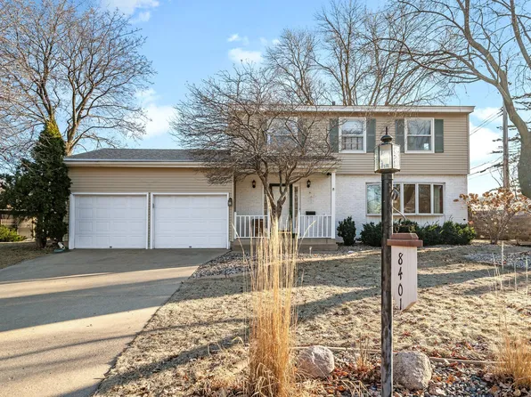8401 Zenith Rd, Bloomington, MN 55431