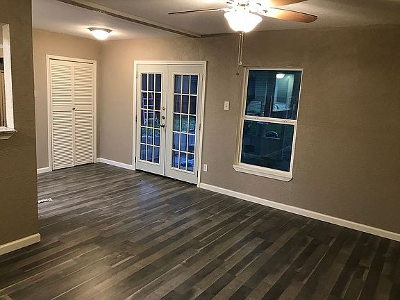3rd image of 1318 Caladium Dr