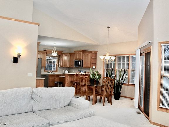 5th image of 7023 Chatfield Ave NE
