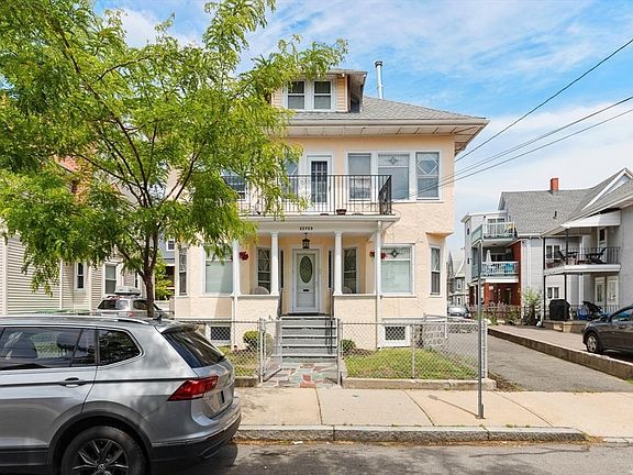 2nd image of 7 Yale St