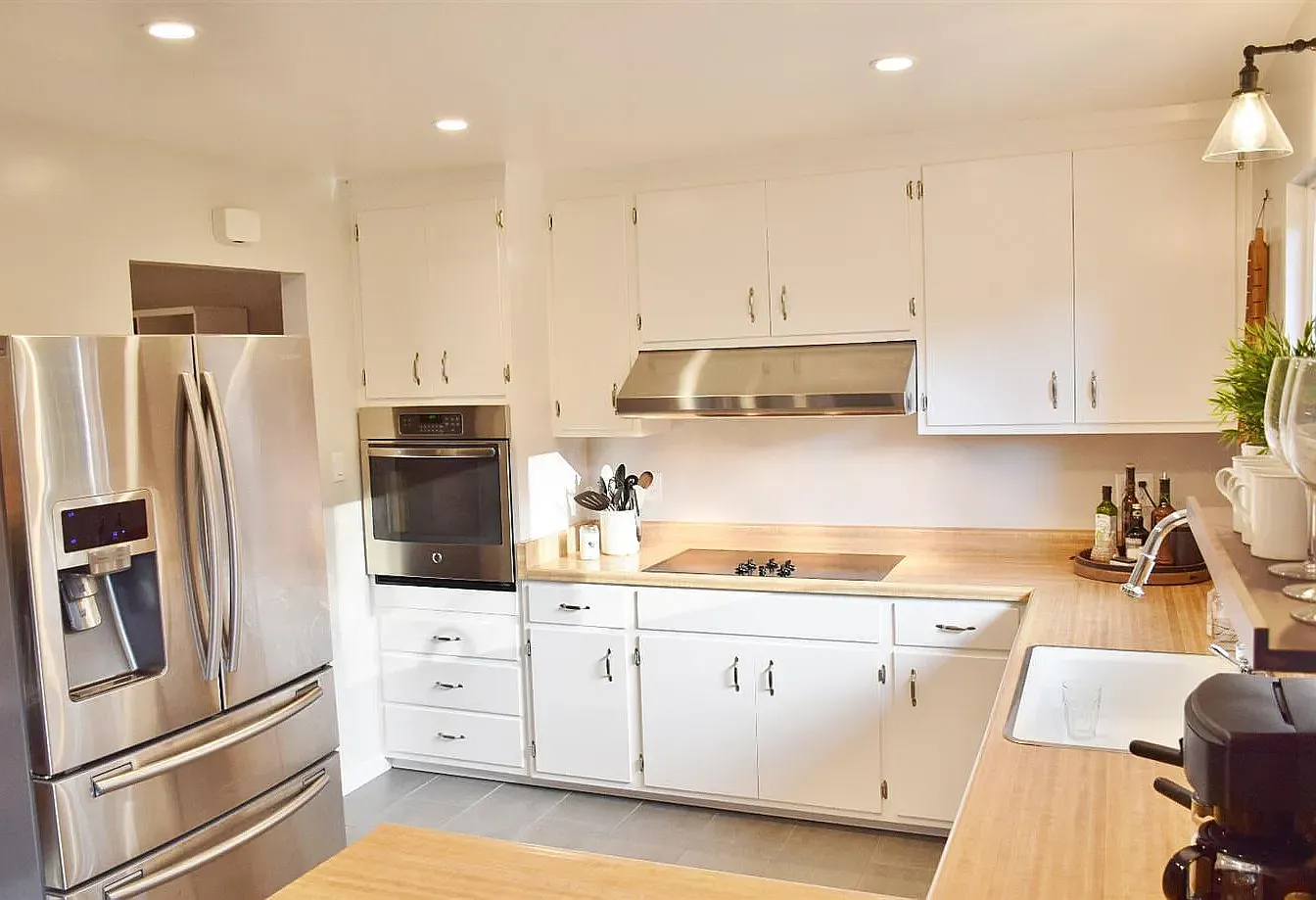 3 bed, 1300 sqft, $3,900 — Photo 4