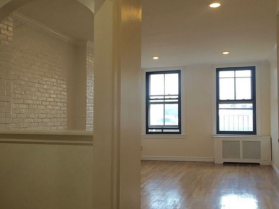 3rd image of 42 Peck Slip APT 4B