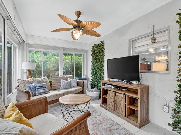 6700 Overland Drive, Delray Beach, FL 33484