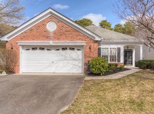 39 Spring Valley Dr, Lakewood, NJ 08701