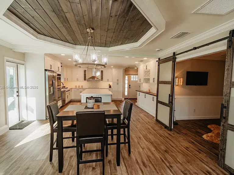 9675 SW Anchor Dr — Photo 13