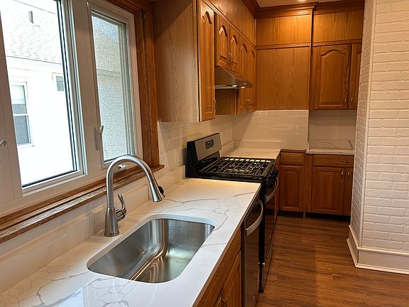 5th image of 49 Bowen Ave Floor 2