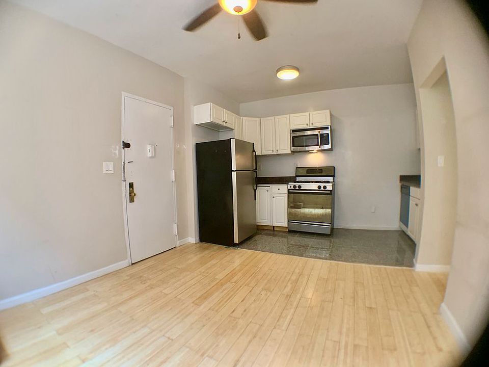 2nd image of 652 W 189th St APT 5K
