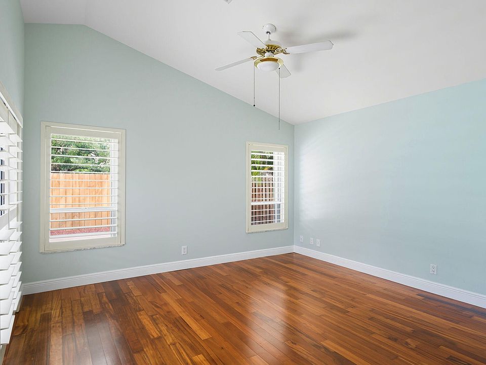 1st image of 605 SW 15th Street
