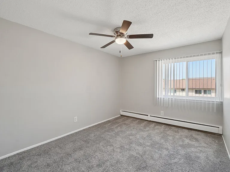 Rochester Square Apartments — Photo 13
