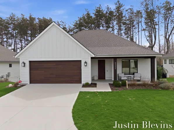 6324 Lamppost Cir #10, Grand Rapids, MI 49546