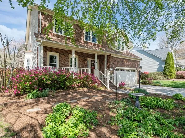 6 Brookglen Ln, Greensboro, NC 27410