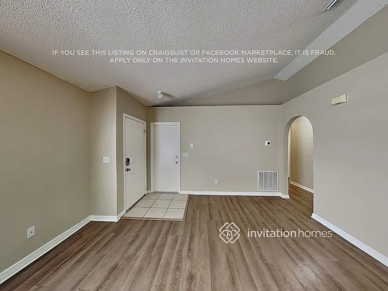 2836 Maderia Cir — Photo 3