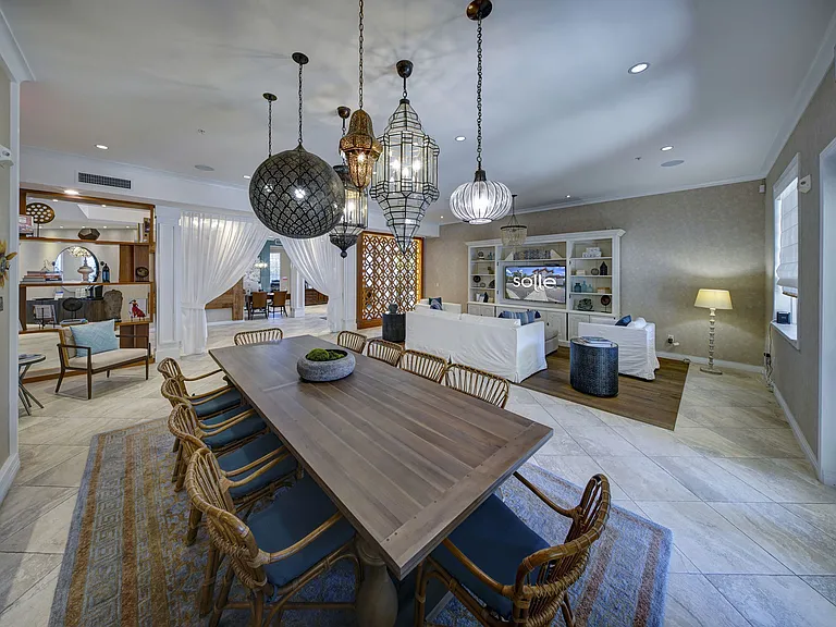 Solle Davie Luxury Apartments — Photo 13