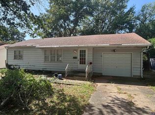 1041 Woodland St, Emporia, KS 66801