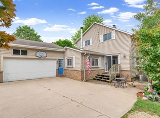 W3355 Lower Hebron Rd, Fort Atkinson, WI 53538