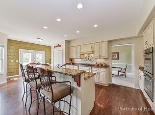 5315 Goldenrod Dr, Oswego, IL 60543