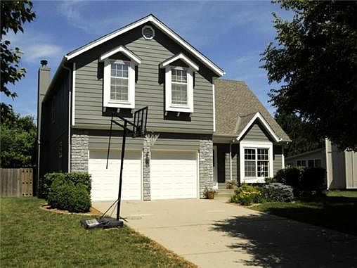 5th image of 15129 Dearborn St