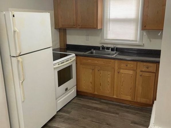 166 Division St UNIT 4