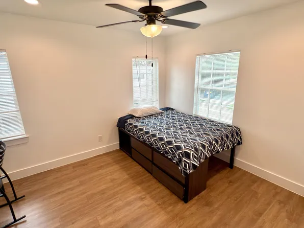 (undisclosed Address), Houston, TX 77006