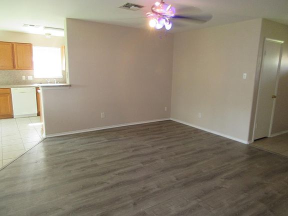 3rd image of 1610 Windy Oaks Dr