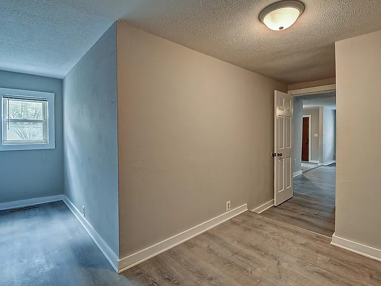1023 S State Ave #1 — Photo 17