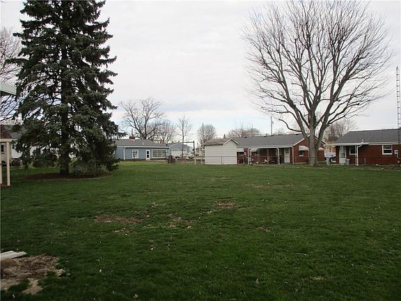 3rd image of 129 Hiawatha Dr