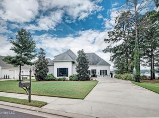 175 Harbor View Dr, Madison, MS 39110