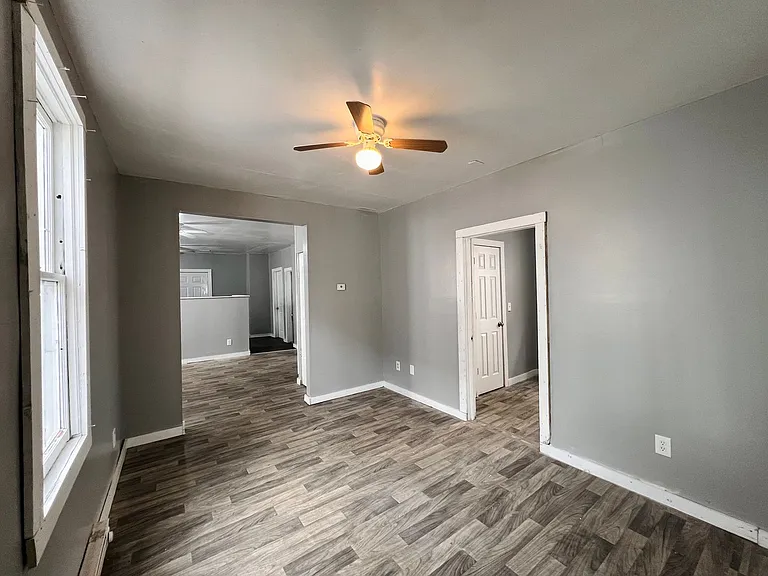 1037 Orchard St — Photo 2